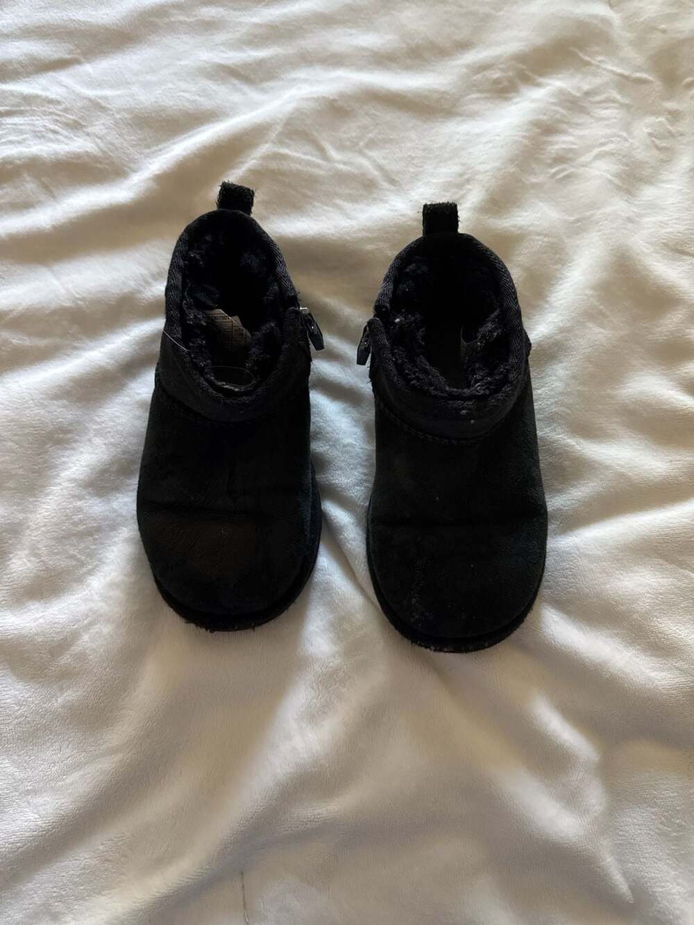 UGG Toddler Keelan Suede Ankle Boots in Black S/N 1130750T